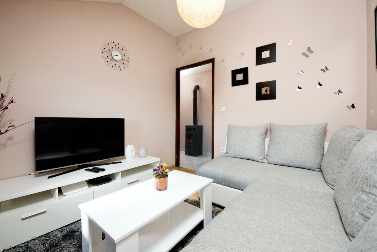 Lola Apartment Veprinac Экстерьер фото