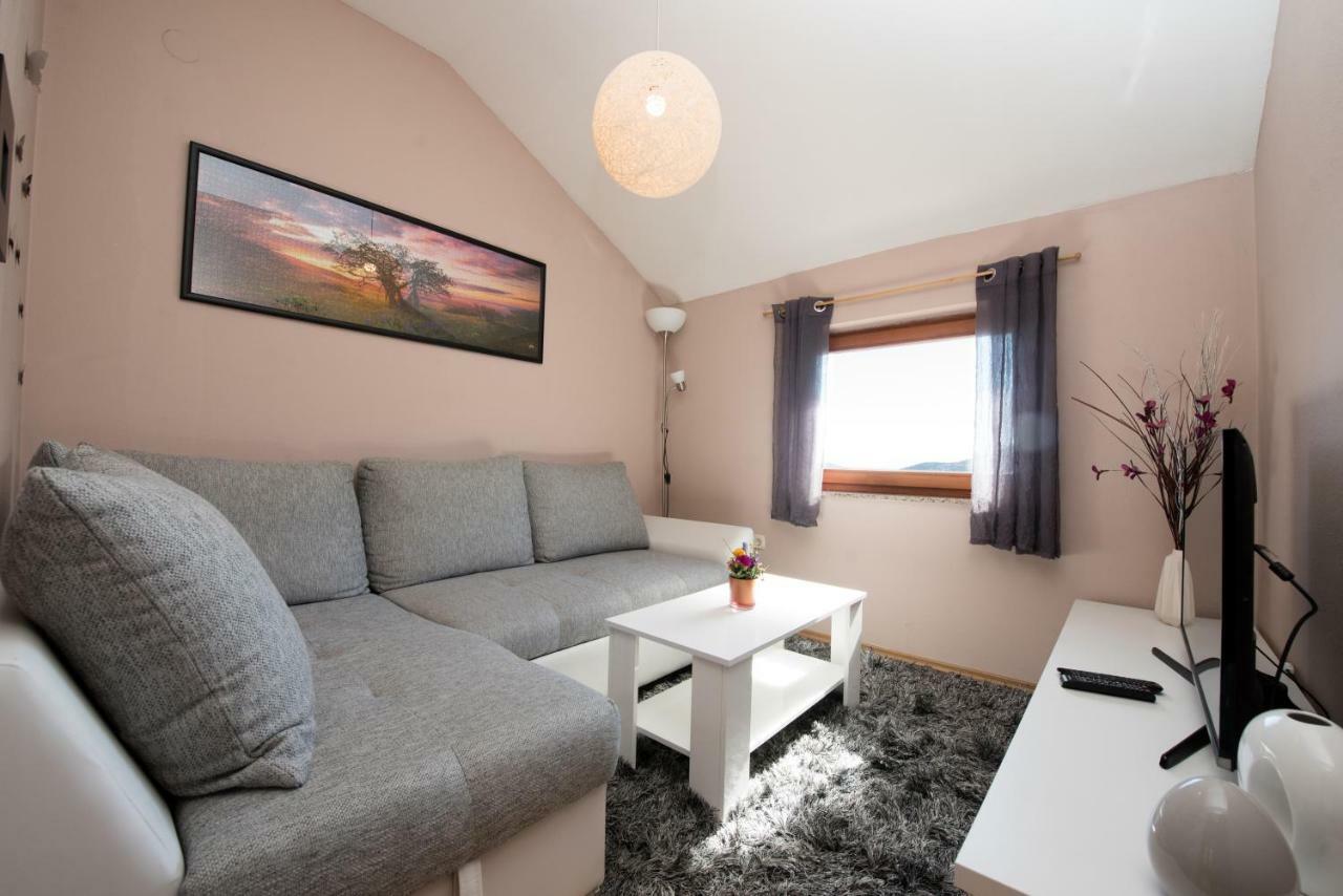 Lola Apartment Veprinac Экстерьер фото
